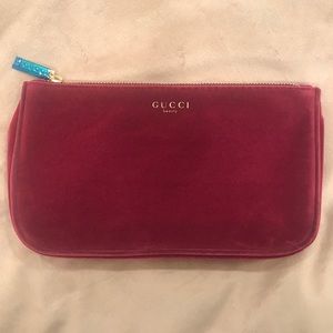 NWT Gucci Cosmetic Clutch 👛